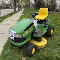 John Deere LA 110 Riding Lawn Mower