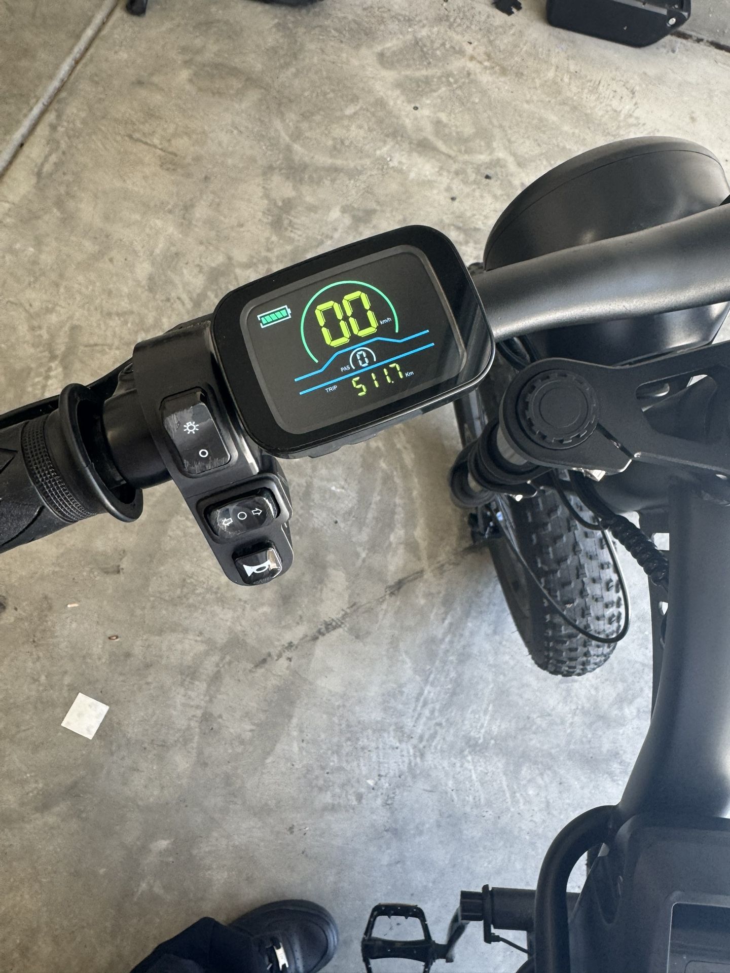 has no chain pedals Don’t Work but the electric runs