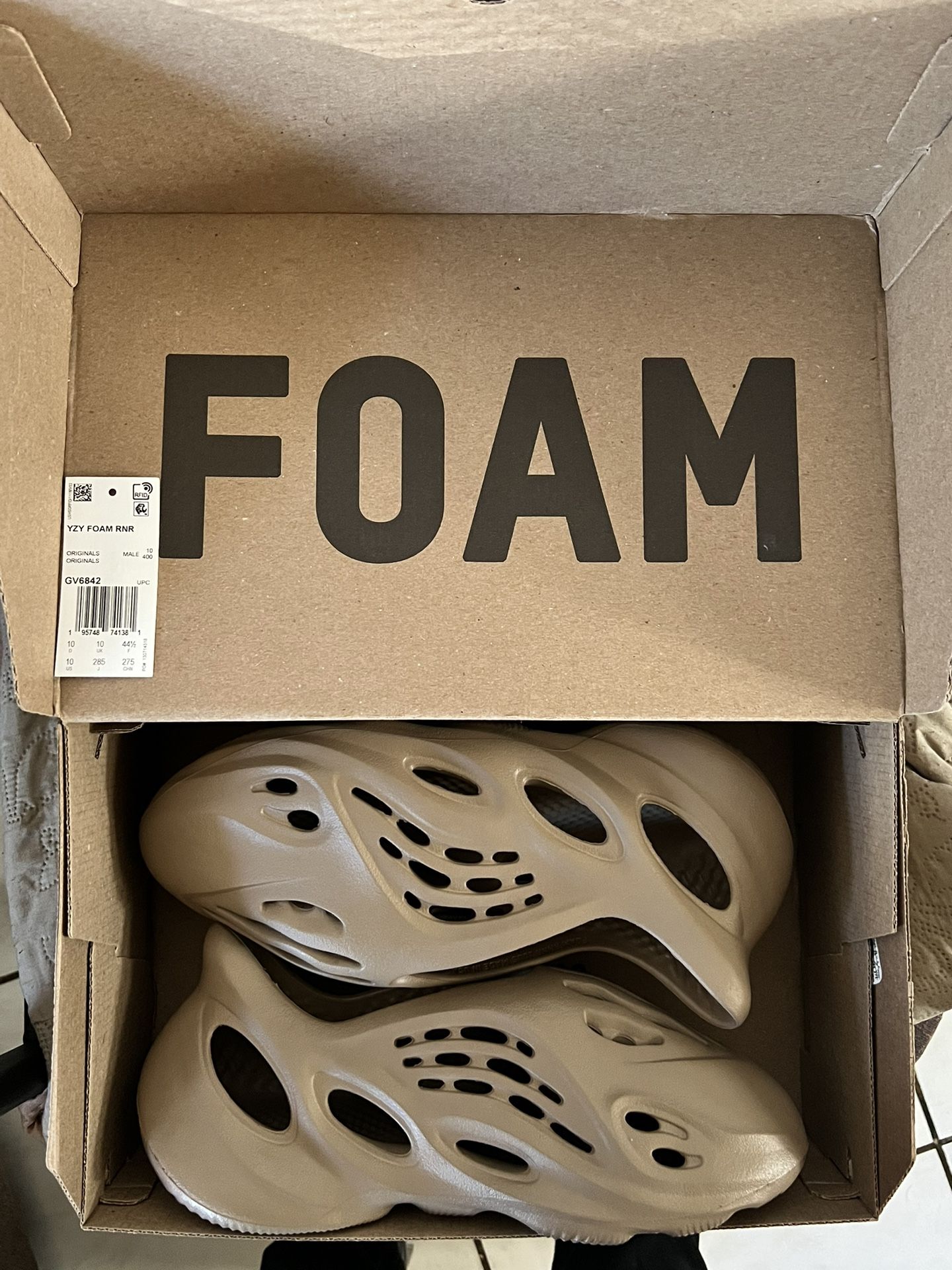 Adidas Yeezy Men\'s Clay Foam Runner size 10 new New- Size 10 Men- Adidas Yeezy Foam Runner RNR CLAY RED | eBay main image 2