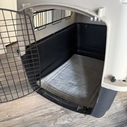 Crate with Bedding, Cozy Round Bed, Stairs For Pets