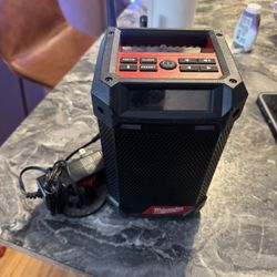 Milwaukee M12 Radio 
