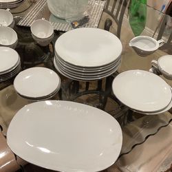 China Set / Plates and Cups 