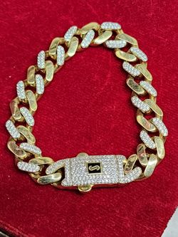 14k Gold  11.8 g $830 Cz