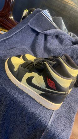 Jordan 1 SE Mid (Black Green) Size 8
