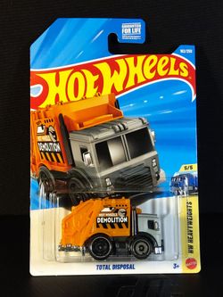 Hot Wheels Total Disposal Treasure Hut