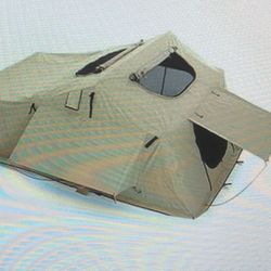 Roof Top Tent For 4 To 6 People Still In Box 875.00 Or Best Offer Must Be Picked Up Weighs 150lb  it