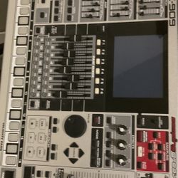Roland Mc909