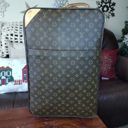 Louis Vuitton Luggage 
