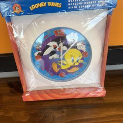 WESTCLOX LOONEY TUNES VINTAGE Alarm Clock New In Package Sylvestre & Tweety