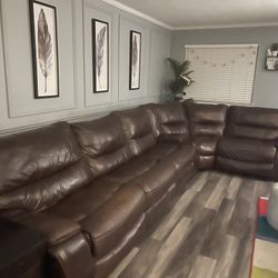 Raymond & Flanagan Leather Sectional With Recliners