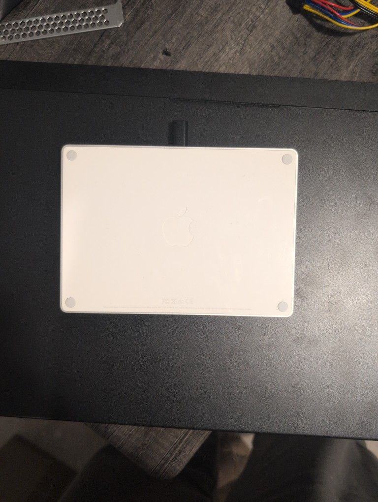 Apple Lightning Magic Trackpad