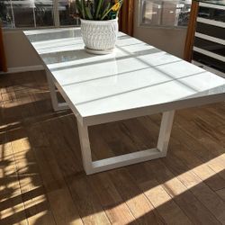 Dining room table