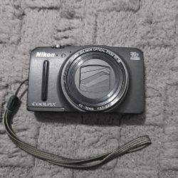 Nikon Digital Camera 