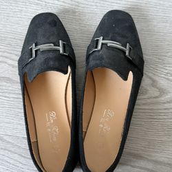 Women's flats