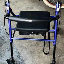 walker with seat 