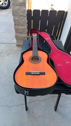JC Music GTR-39A 6 String Acoustic Guitar With Case