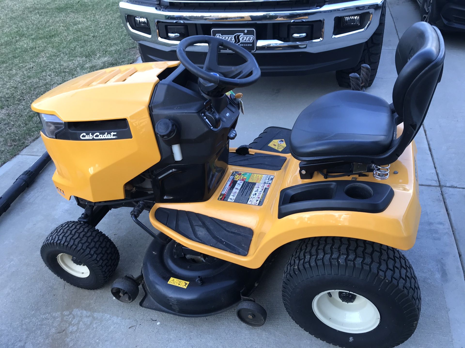 Cub Cadet LT1