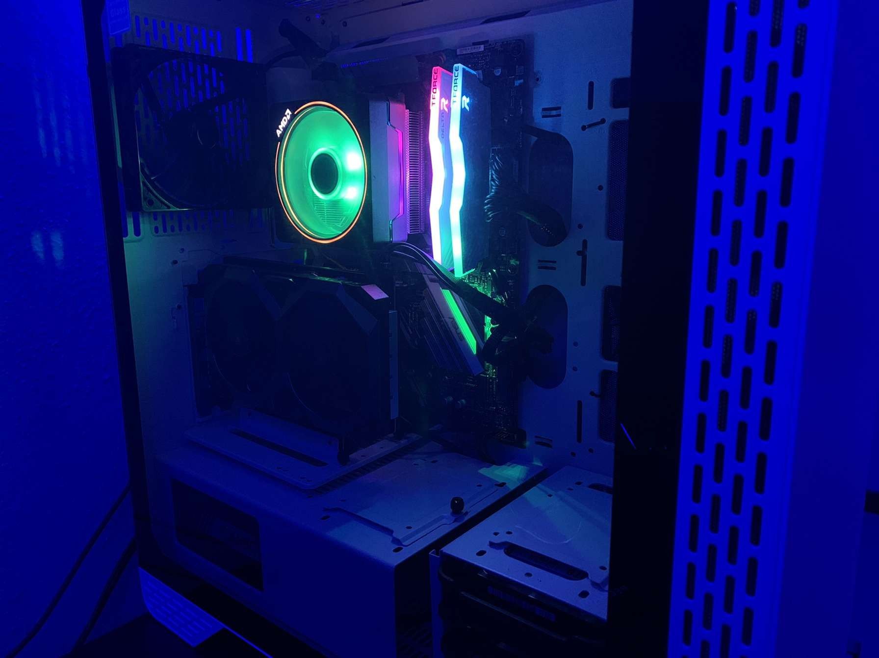 Custom gaming pc(200 fps on fortnite)