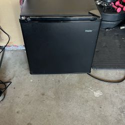 HAIER MINI FRIDGE 