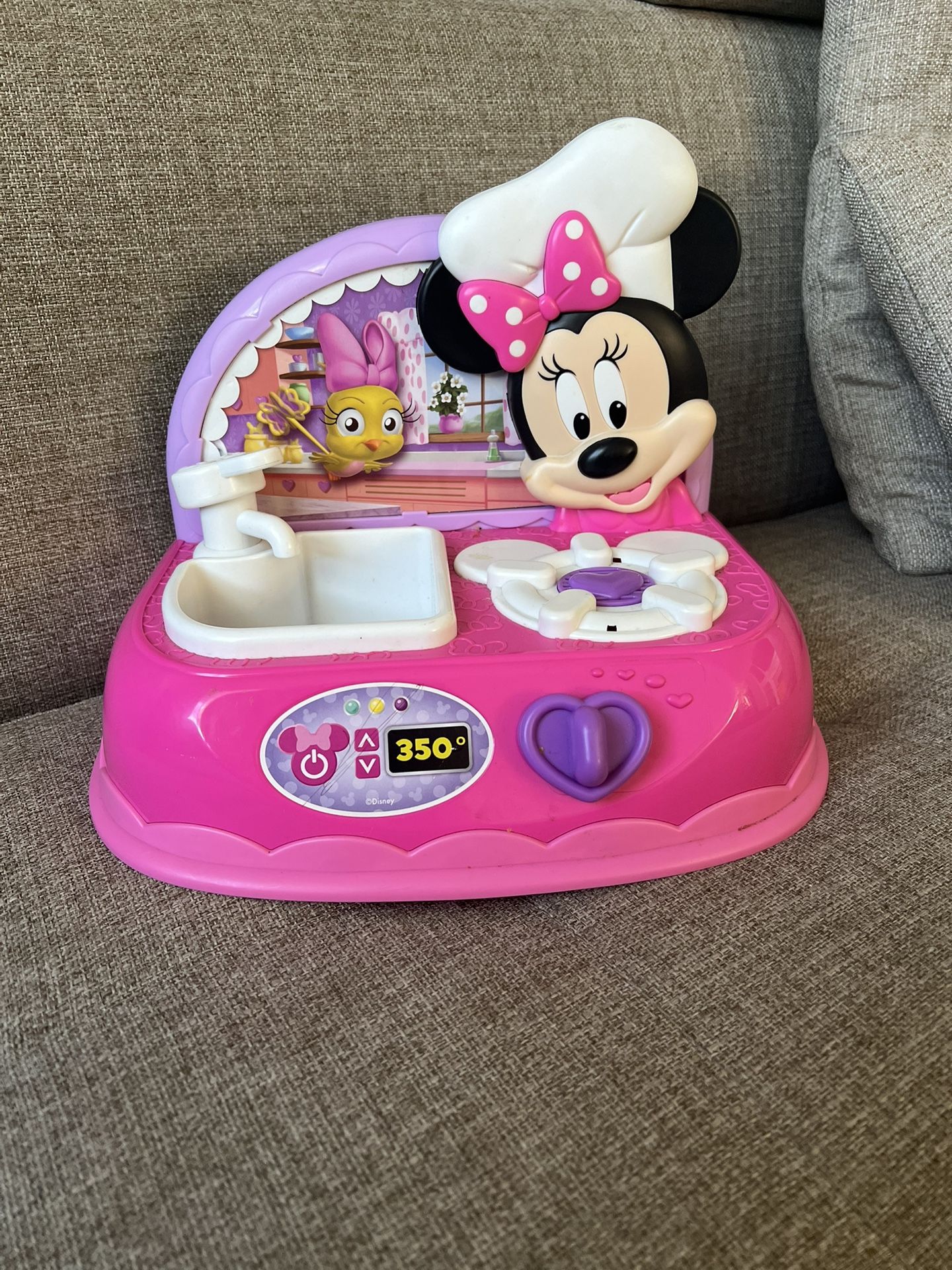 Minnie Mouse Kitchen $10