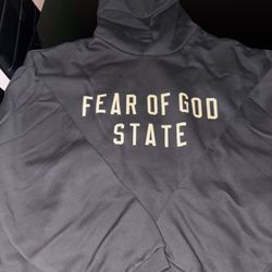 Fear of god essential fleece hoodie black