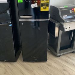 GALANZ GLR76TBKER REFRIGERATOR TOP FREEZER 6LL 