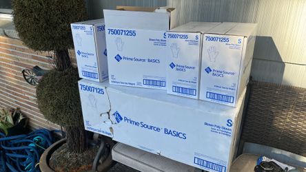 Brand new case of 2000 gloves