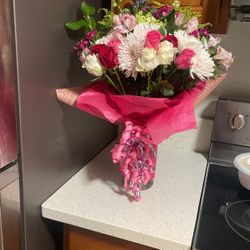 Mother’s Day Flower Arrangement 
