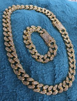 New 18 k yellow gold Cuban iced out chain and bracelet