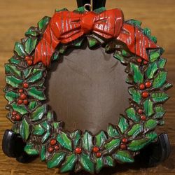Hang up Picture For Christmas Tree