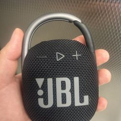 JBL Clip 4 