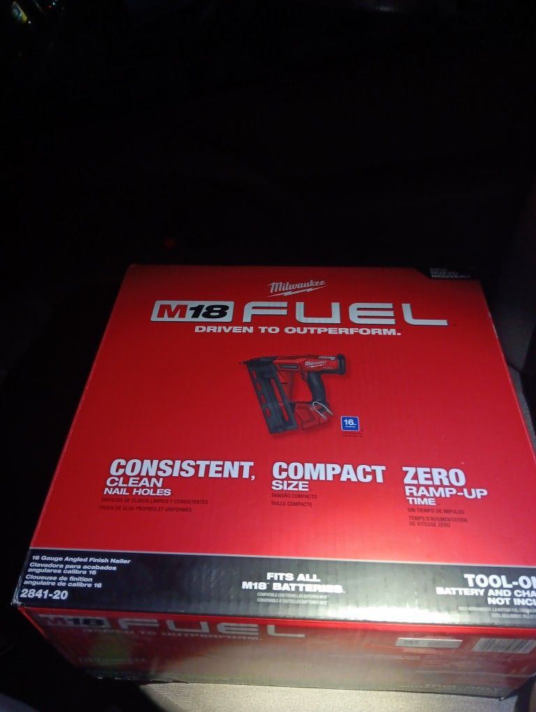 MILWAUKEE M18 FUEL 16G ANGLED FINISH NAILER NEW $220 FIRM