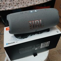 JBL Bluetooth Speaker CHARGE 5 NEW!