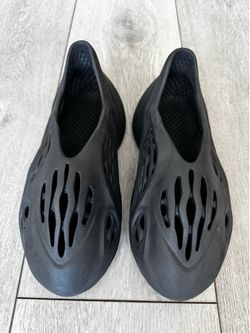 adidas Yeezy Carbon Black Foam Runners US Size 8