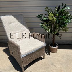 NEW OUTDOOR RECLINING CHAIRS