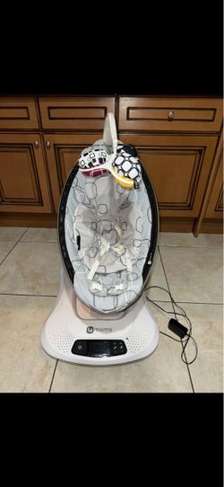 4moms mamaRoo Baby Swing - Excellent Condition