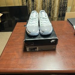 AIR JORDAN 11 RETRO LOWS