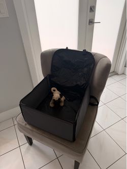 🐶 Brand New Dog Car Seat / Pet Booster Seat - Never Used