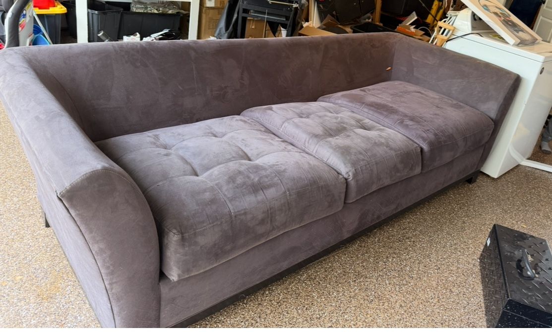Large Couch/sofa
