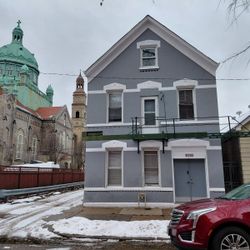 2 Bedroom 1 Bath APT IN Bridgeport Area $1350 Rent 