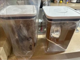 (2) OXO Pop container Big square medium 4.2L. Brand new Unused.