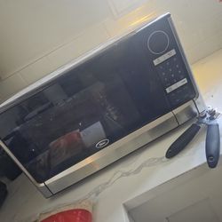 Oster Microwave