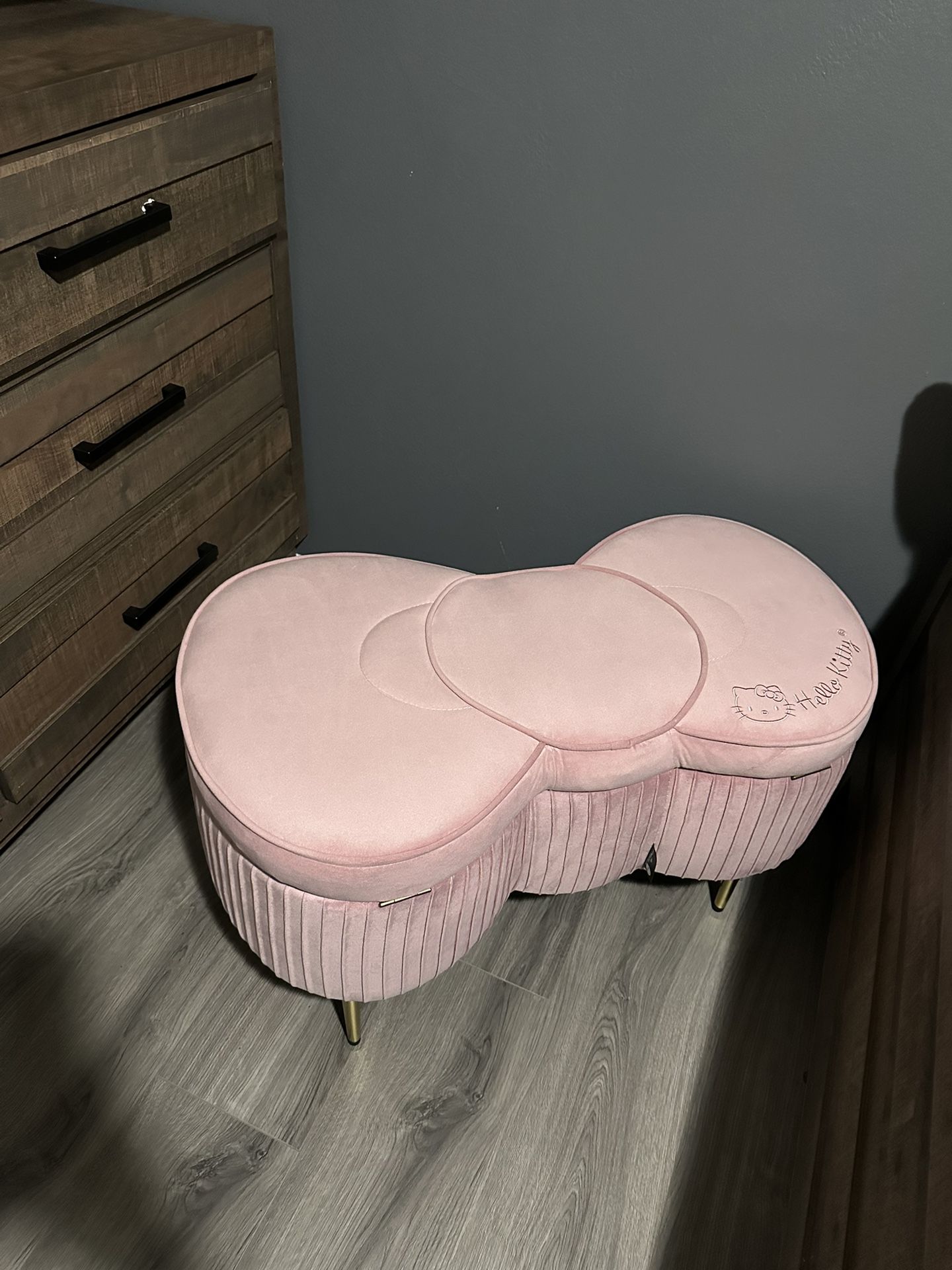 Hello Kitty® Bow Storage Bench