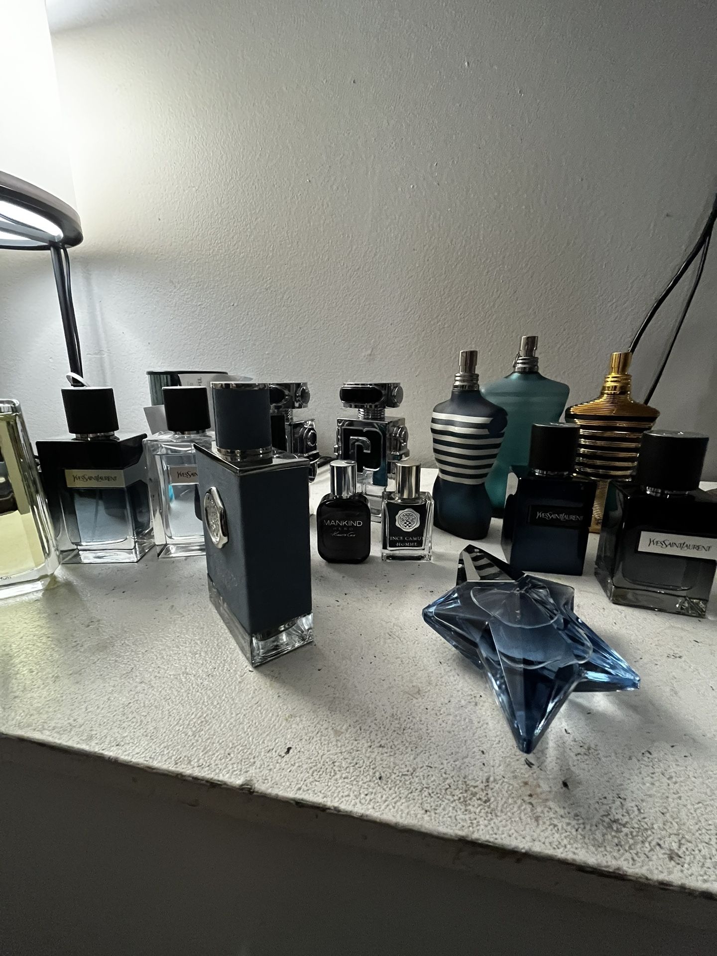Mens And Woman’s Cologne And Perfumes 
