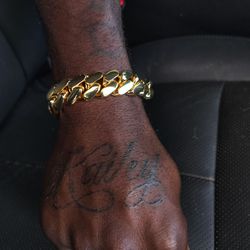 14K gold plated 18mm Miami Cuban Link CZ curves lock bracelet