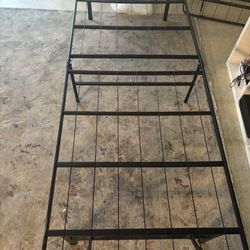 Metal Bed Twin Or Queen 40 Each 