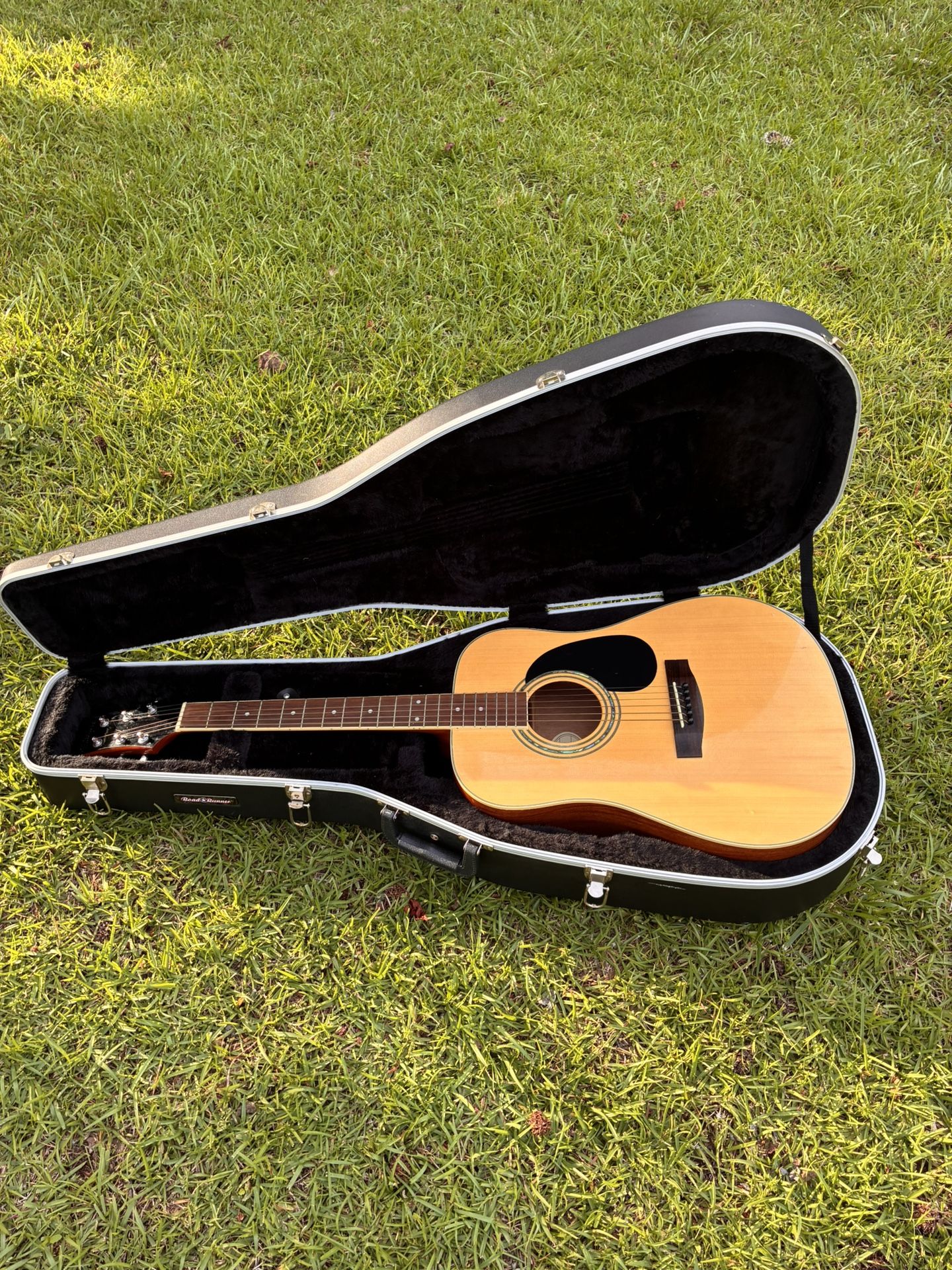 Mitchell MD-100S Guitar + Road Runner Case, Tuner, & Clamp Barely played