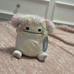 Zaylee 8” Bigfoot Squishmallow 🩷
