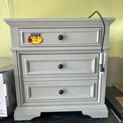 Jayla Nightstand NEW