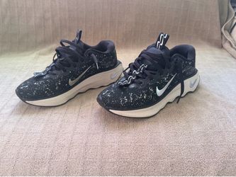 Nike Women’s size 6 shoe